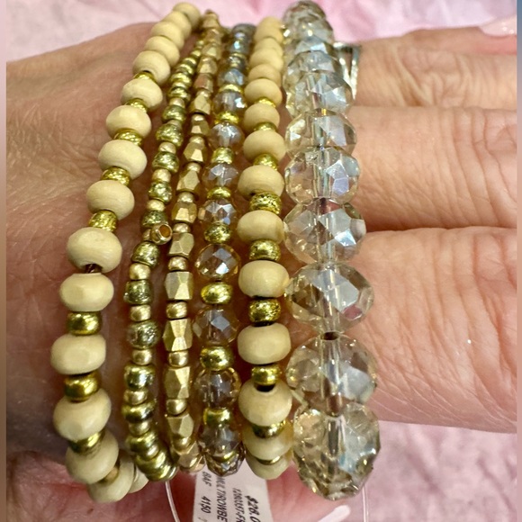 48 hour Sale Francesca’s Multirowbe Bracelet Magnetic Clasp NWT - Picture 5 of 6